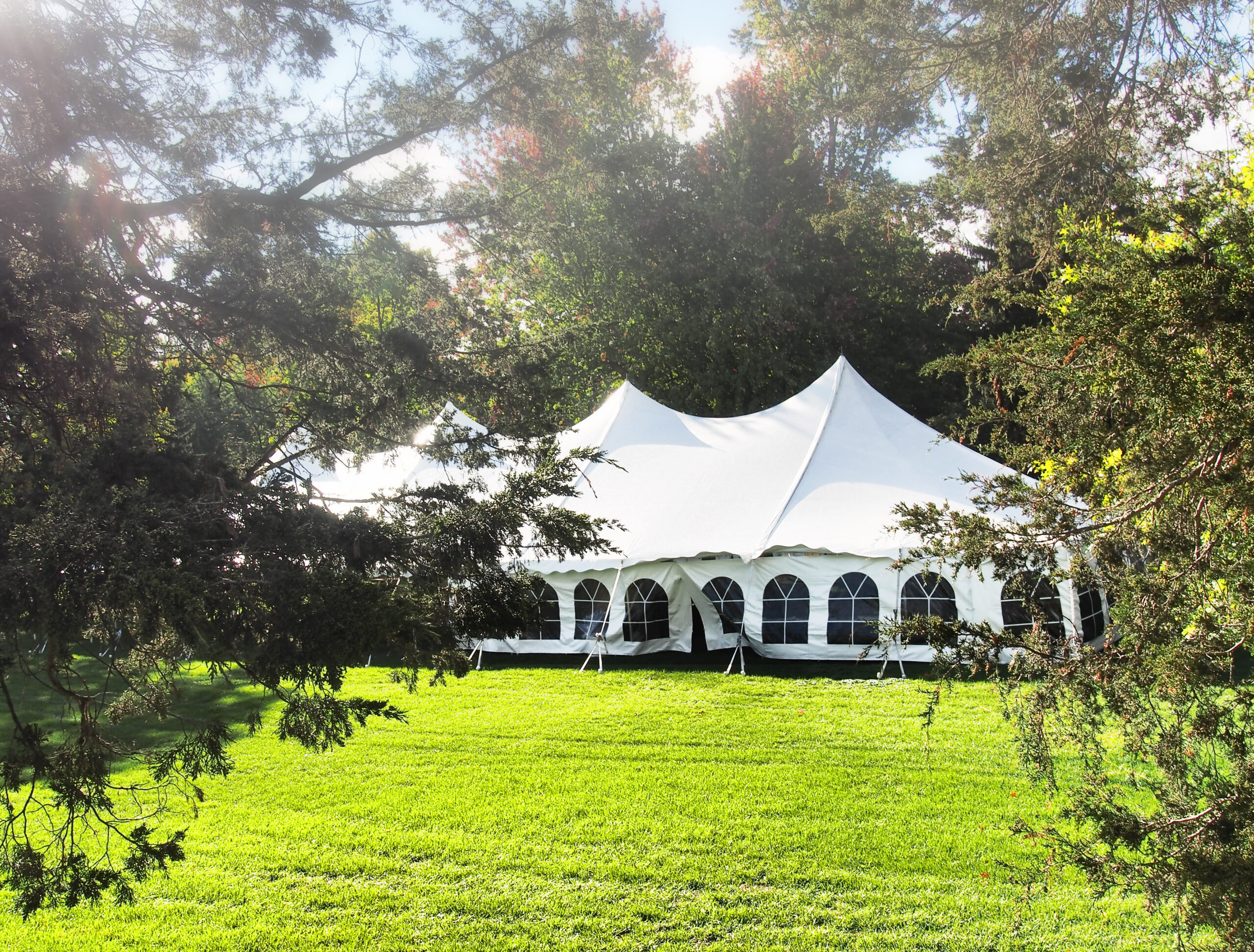 L-shaped tent for rent